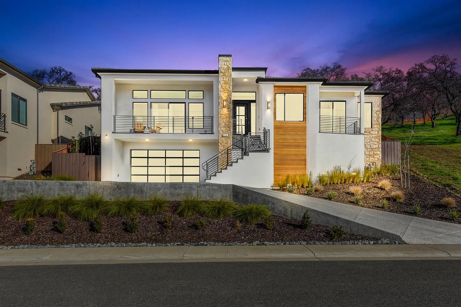674 Sundahl Dr photo 1