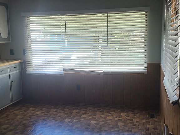 4th image of 660 Leslie Street #8