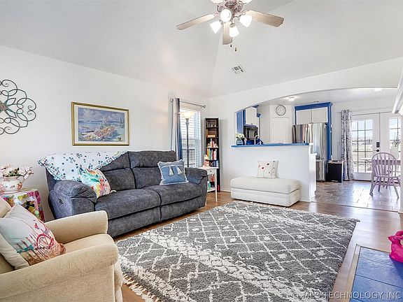 3rd image of 9171 Freedom Ave