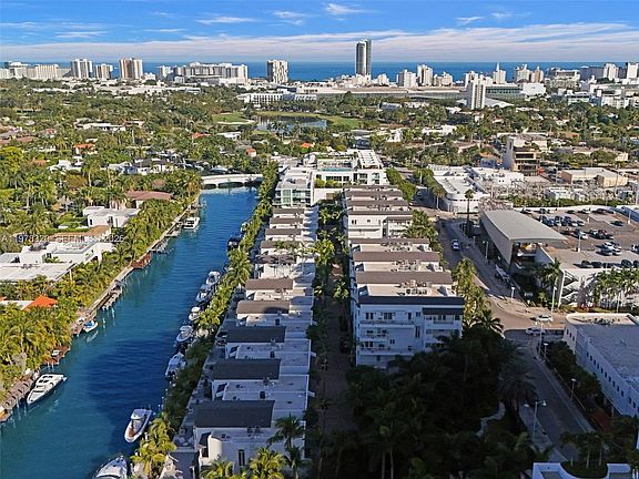 3rd image of 1415 Sunset Harbour Dr APT 202
