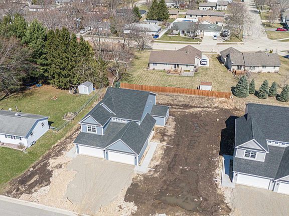 3rd image of 56-58 E Ash Ln