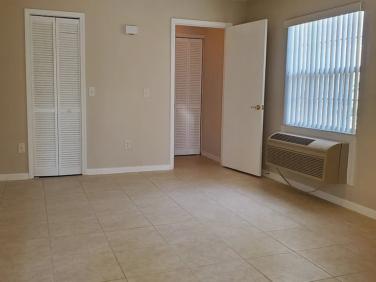853 Caribbean Dr #5 — Photo 11