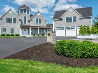 22 Crooked Ln, Manchester, MA 01944