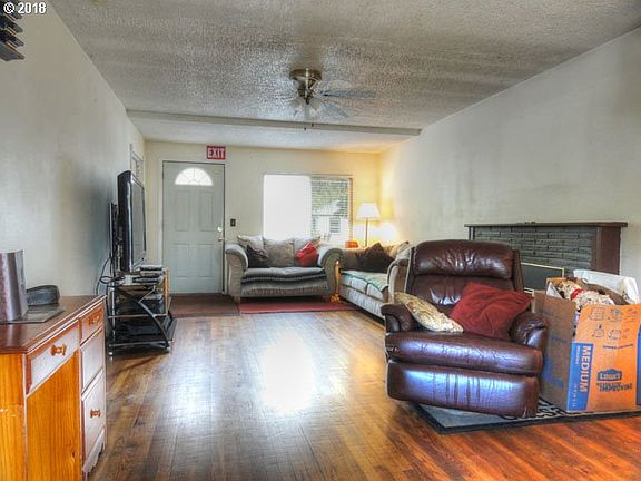 2nd image of 745 NE 4th Ave