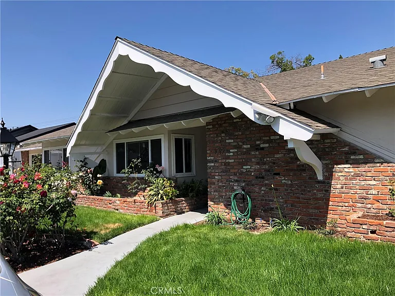 1019 E Walnut Ave — Photo 22