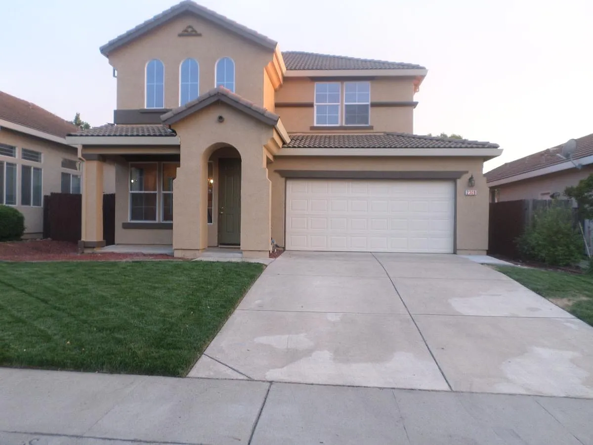 2309 Canary Dr photo 1