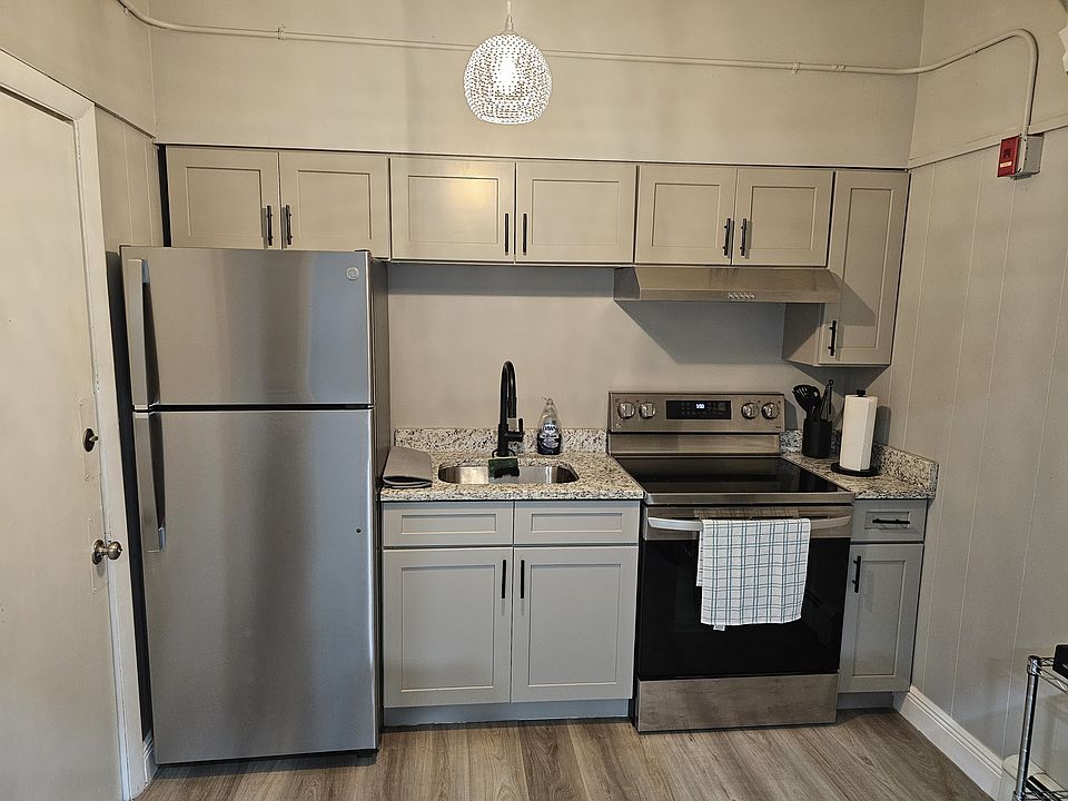 1st image of 840 Atwells Ave #1E