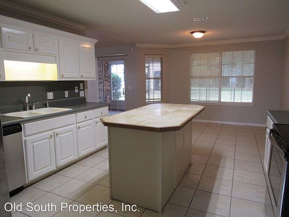 5th image of 2205 Dovefield Dr