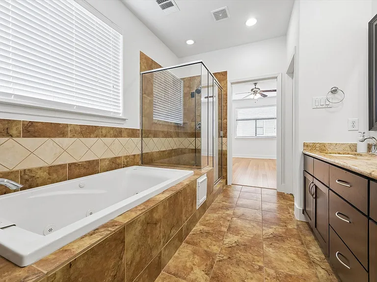 2309 McIlhenny St — Photo 17