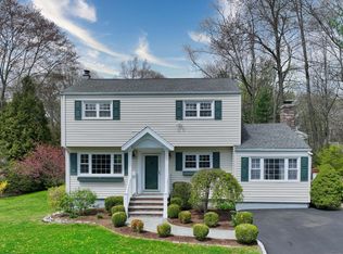 12 Ledgewood Dr, Norwalk, CT 06850