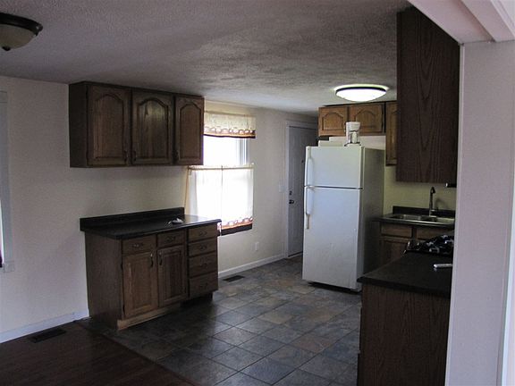 3rd image of 805 N 6th St