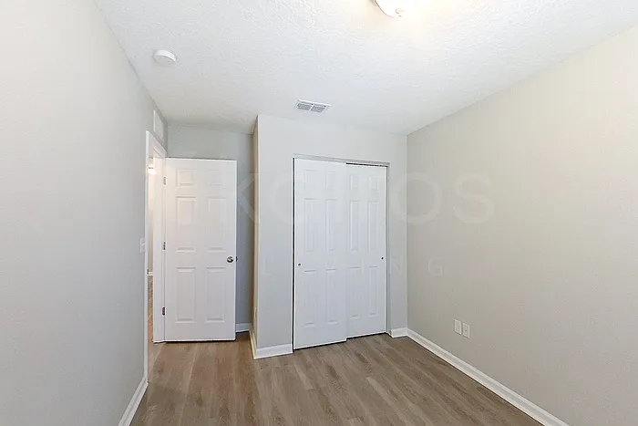 1303 Mull St — Photo 15