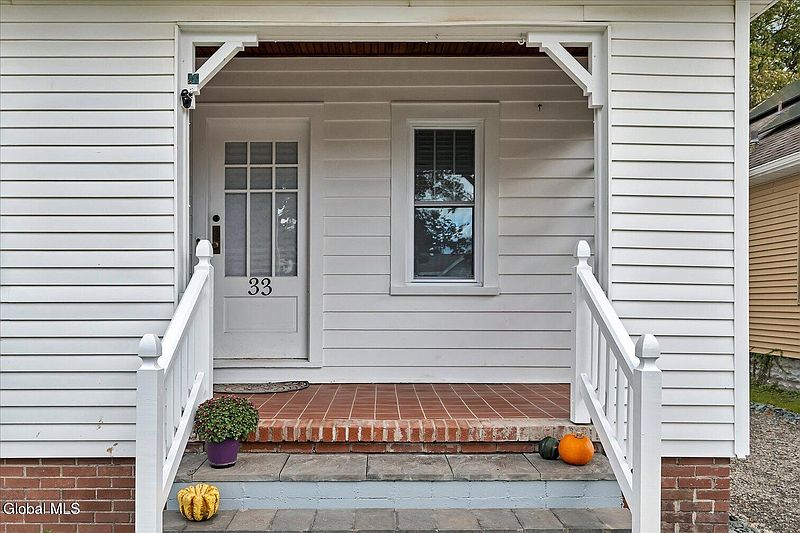 4th image of 33 Marwood Street