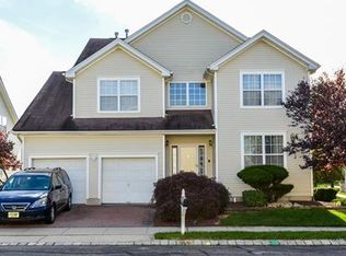 2 Congressional Ct, Monroe Township, NJ 08831