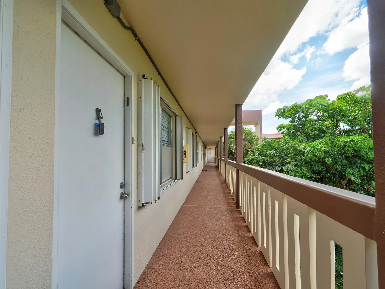 2 bed, 2.0 bath, 1162 sqft, $3,500 — Photo 2