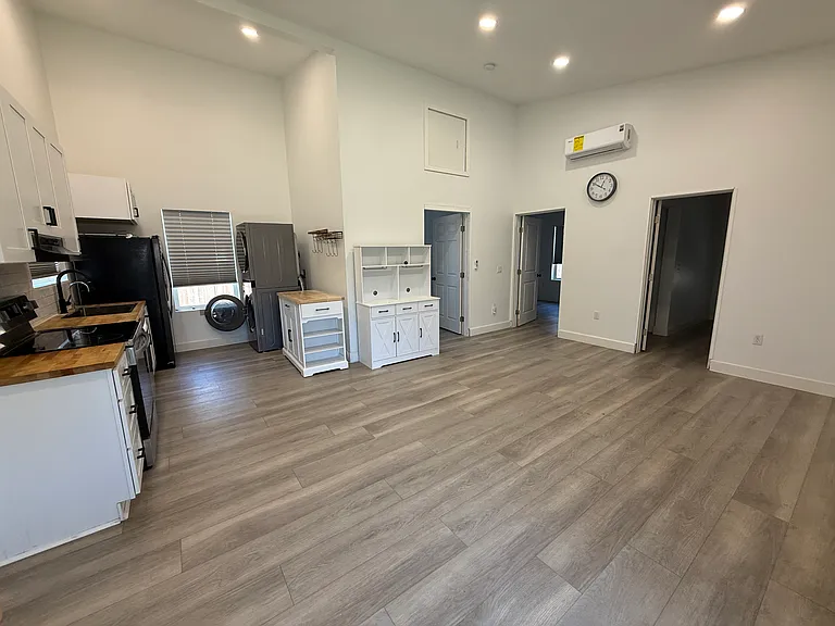 5827 Amaya Dr — Photo 18