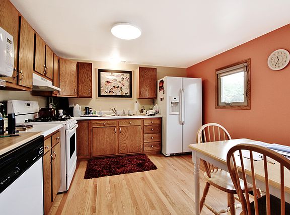 4th image of 40352 N Margaret St