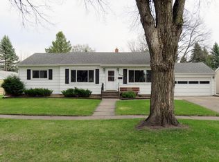1224 12th St S, Moorhead, MN 56560