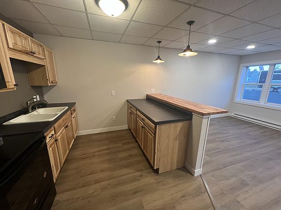 3rd image of 409 Elm Ave #6
