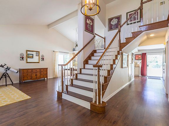 4th image of 2817 Parkview Dr