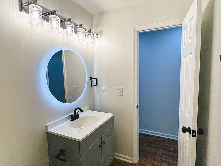 2801 Wedgefield Dr — Photo 12