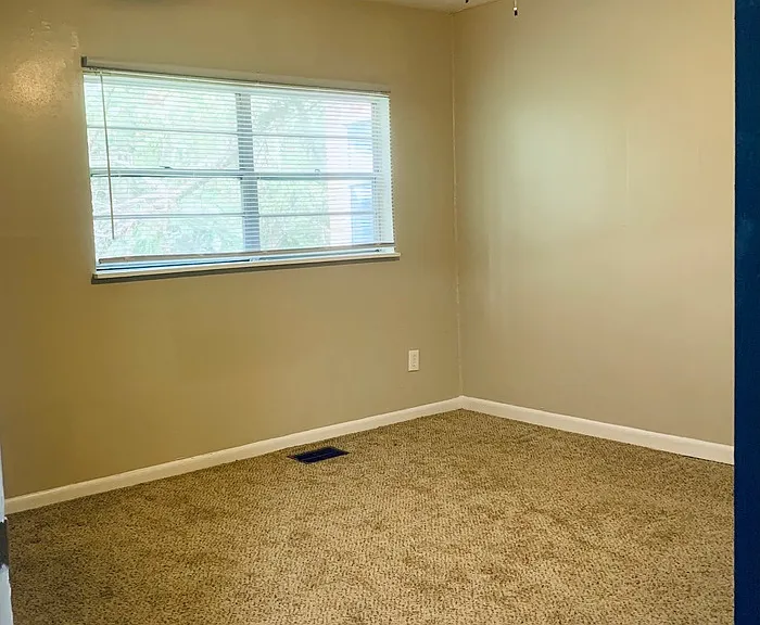 1326 Hamilton St — Photo 13