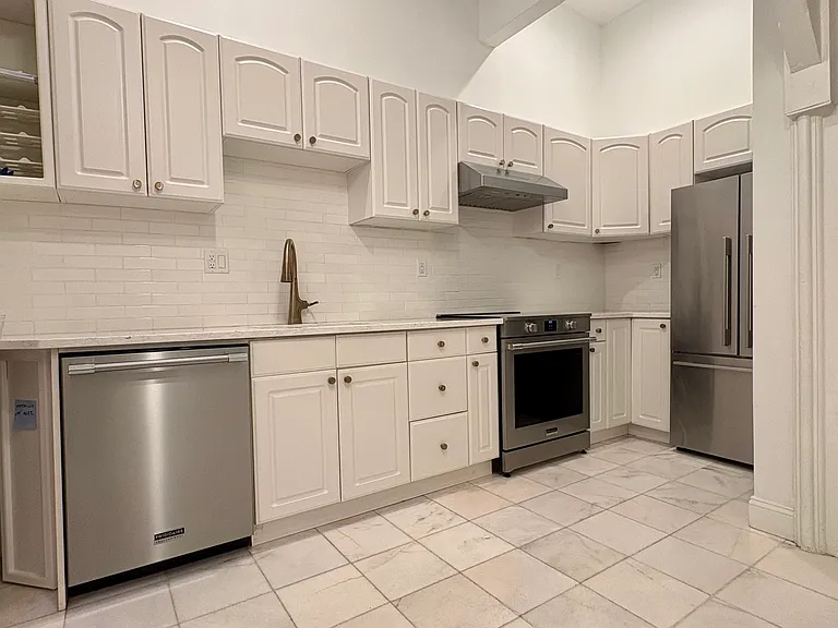 20 Greenough Pl #1 — Photo 12