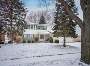 5839 Cliffside Dr, Troy, MI
