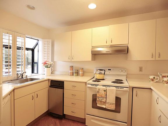5th image of 214 Shorebird Cir