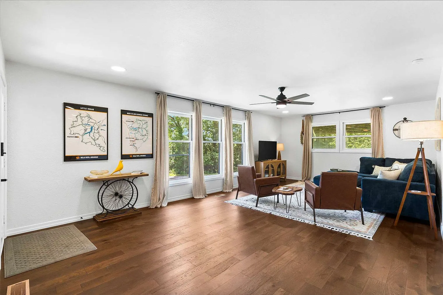 3 bed, 2.0 bath, $3,136 — Photo 1