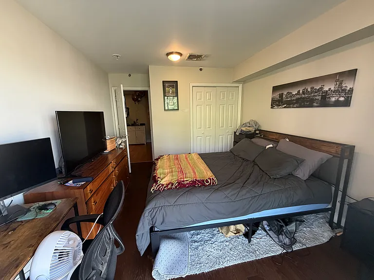 91 Madison St #4 — Photo 4
