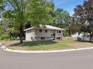 253 Twilite Ter, Circle Pines, MN 55014