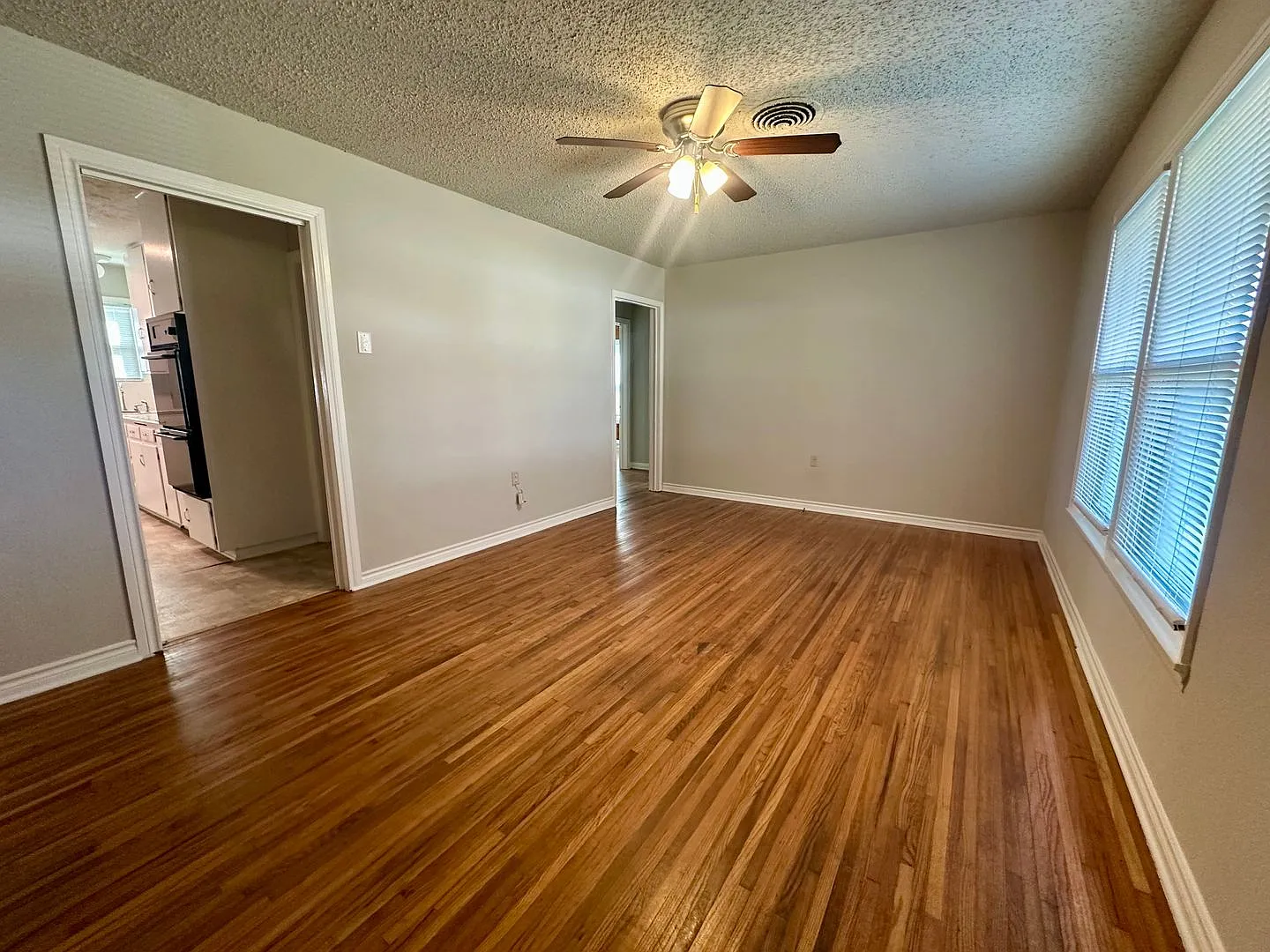 2612 Alice Ave — Photo 2