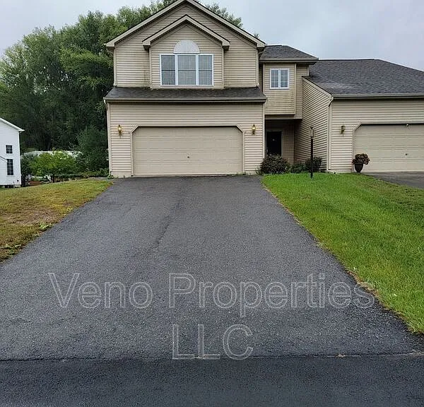 16 Secretariat Ln — Photo 2