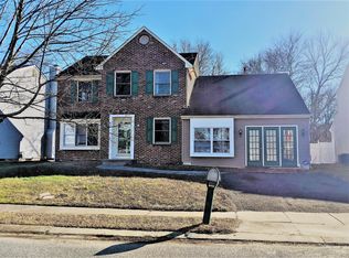 6 Stone Hollow Dr, Sicklerville, NJ 08081
