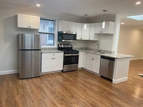 4 bed, $6,600 — Photo 3