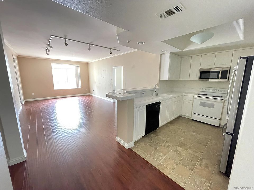 1st image of 9229 Regents Rd #L127