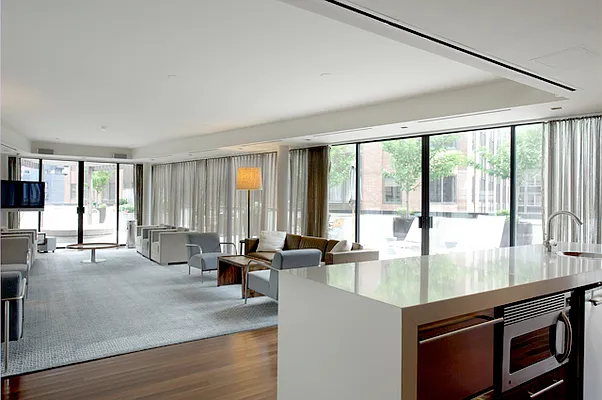 Rented by CORE | media 38