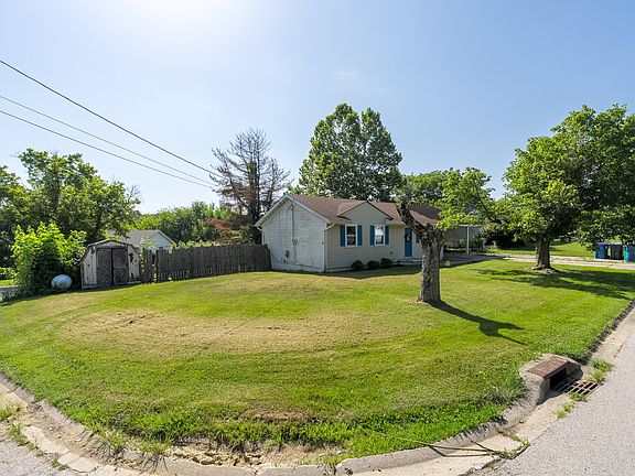4th image of 30 Lakeview Dr