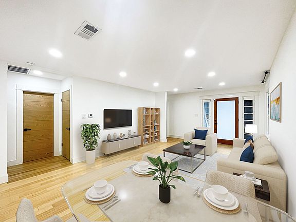 4th image of 2412 Effie St #2414