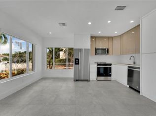 Blake Sub, Miami, FL 33125