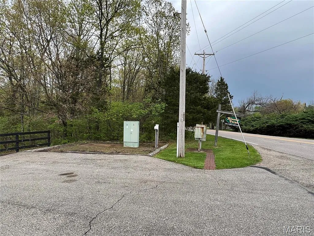 18244 Buckboard Rd photo 1