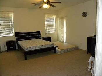 5th image of 3042 E Ravenswood Dr