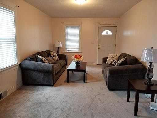 2nd image of 925 Ridgewood Ave