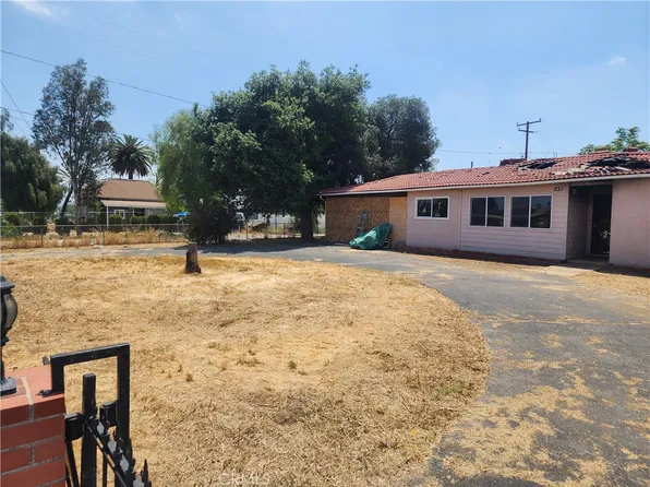 231 W 5th St, Perris, CA 92570