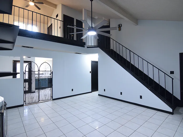 2518 Skyline Dr — Photo 7