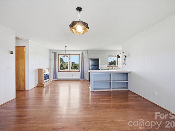 3rd image of 128 Old Hollis Rd