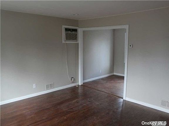 3rd image of 63 Cliff Dr