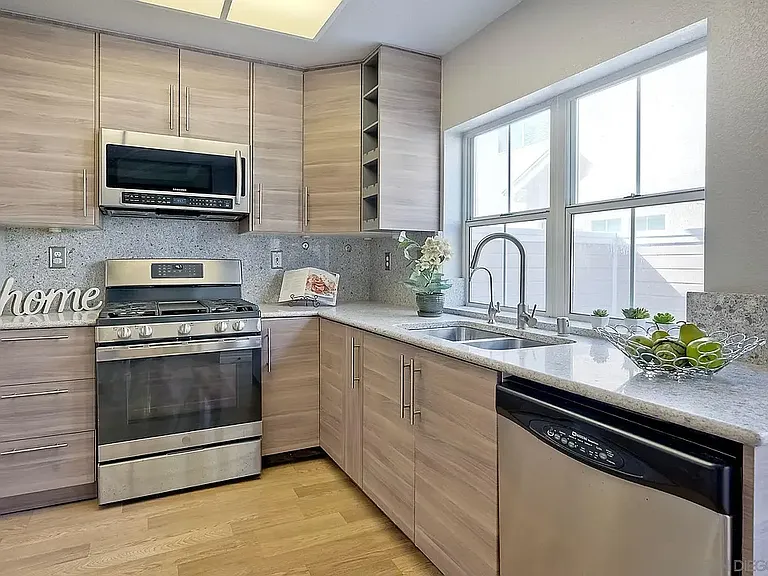 10050 Scripps Vista Way #29 — Photo 22