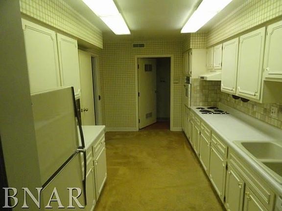 2nd image of 307 Fairway Dr APT 5